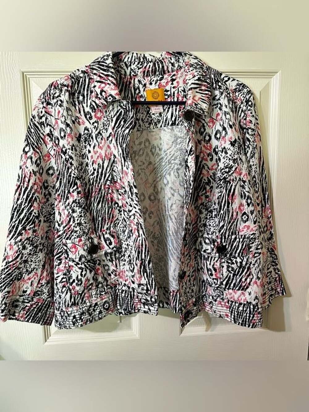 Women’s Pink & Black Patterned Lightweight Jacket